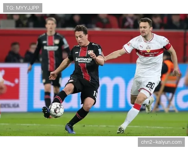 拜仁防线轮换受考验 本轮德甲客战门兴暴露三中卫结构问题